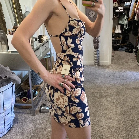 🌼 NWT Free People Floral Strappy back open back mini dress very flattering - Picture 12 of 17